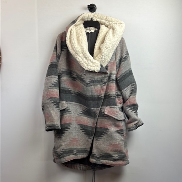 Tokyo Darling Gray and Pink Patterned Teddy Jacket - Picture 8 of 14